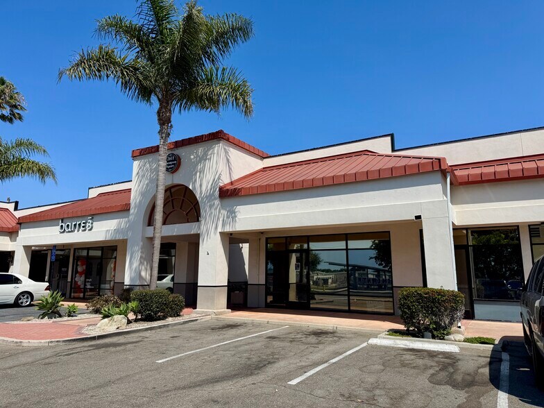 More Photos Of 2611 E Thompson Blvd, Ventura General Retail For Lease