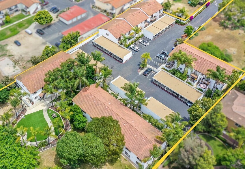 More Photos Of 380 Plymouth Dr, Vista Apartments For Sale