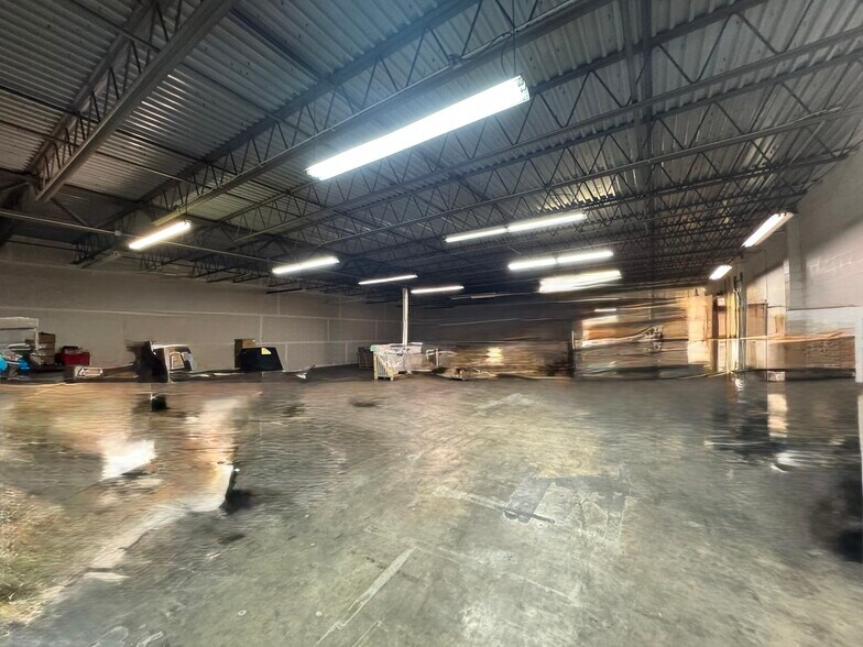 More Photos Of 4432 Ardmore Ave, Fort Wayne Manufacturing For Lease