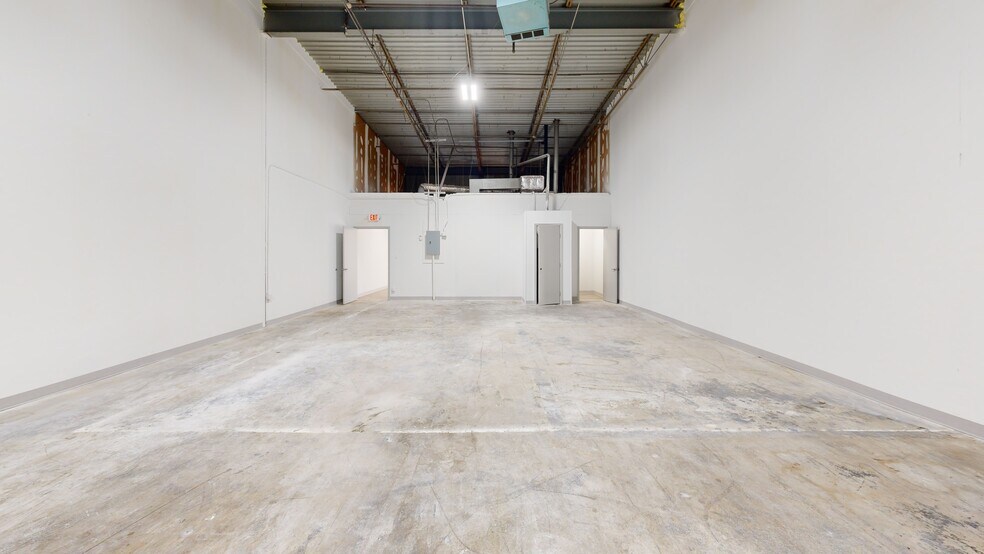 More Photos Of 1870-1908 Forge St, Tucker Distribution For Lease