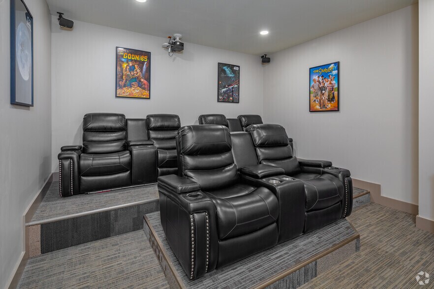 More Photos Of 130 Cinema Dr, Hendersonville Apartments For Lease