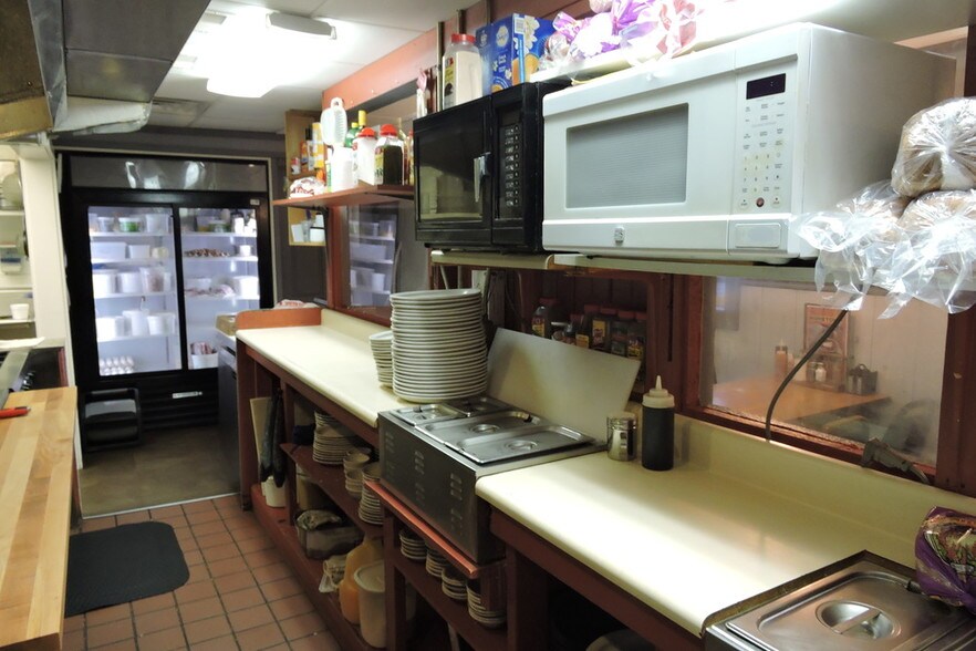 More Photos Of 7991 Route 31, Bridgeport Restaurant For Sale