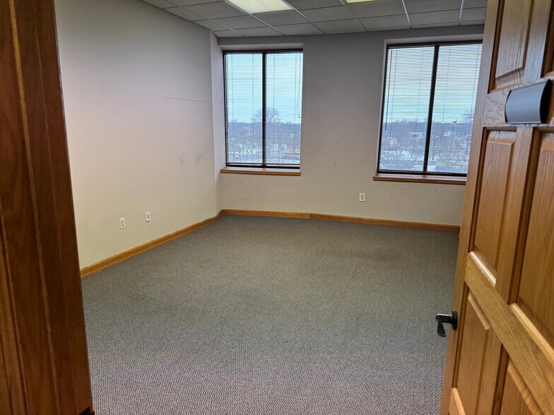 More Photos Of 75 N Main St, Mount Clemens Office For Sale