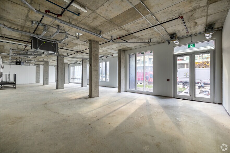 More Photos Of 2350 Rue Saint-Patrick, Montréal Apartments For Lease