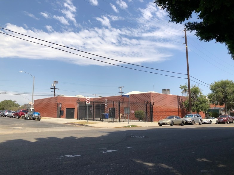 More Photos Of 3605 E 8th St, Los Angeles Distribution For Sale