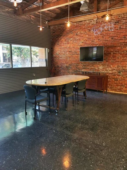 More Photos Of 1618 Broadway, Sacramento Freestanding For Lease