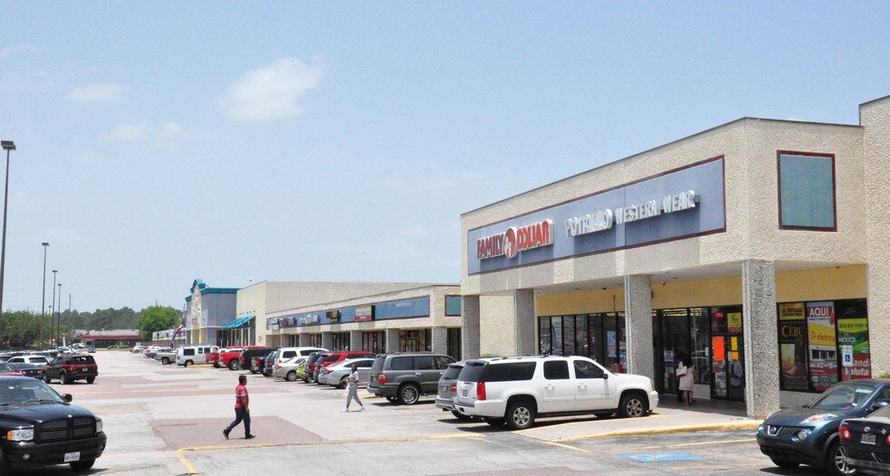 More Photos Of 13030-13190 Veterans Memorial Dr, Houston Unknown For Lease