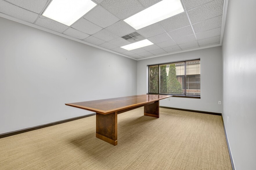 More Photos Of 229 Ward Cir, Brentwood Office For Sale