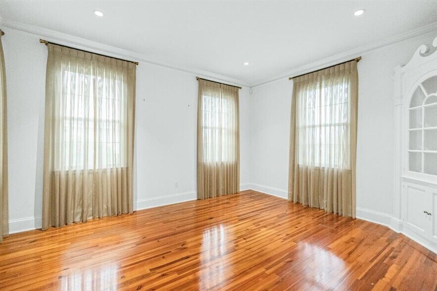 More Photos Of 1202 E Park Ave, Tallahassee Office Residential For Sale