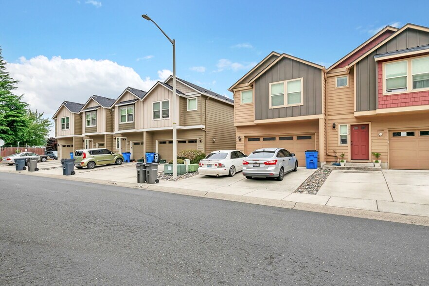 More Photos Of 9700-9816 NE 76th Way, Vancouver Apartments For Sale