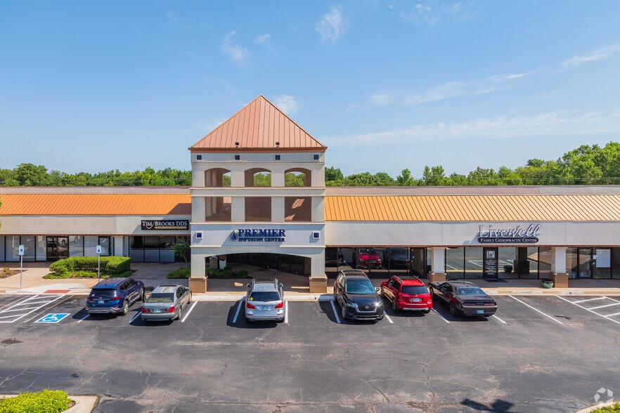 More Photos Of 4401 W Memorial Rd, Oklahoma City General Retail For Lease