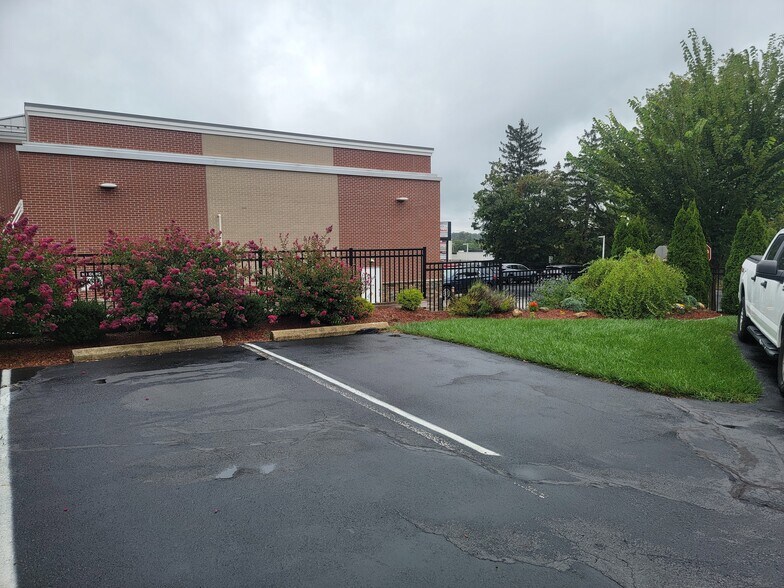 More Photos Of 909 Bustleton Pike, Feasterville Trevose Office For Lease
