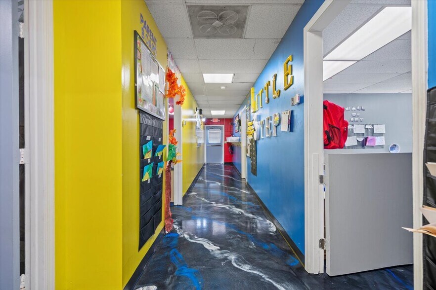 More Photos Of 1718 S Beltline Blvd, Columbia Daycare Center For Sale