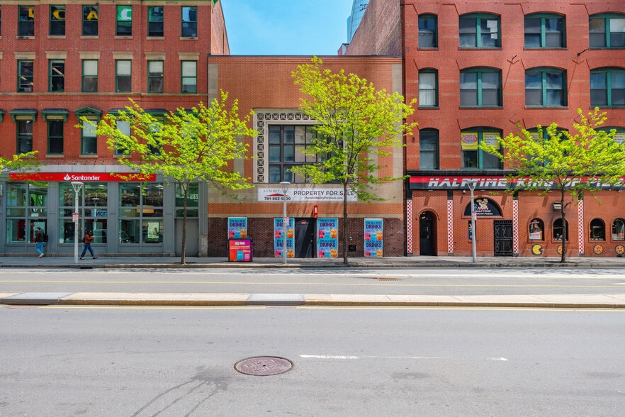 More Photos Of 123 Causeway St, Boston General Retail For Sale