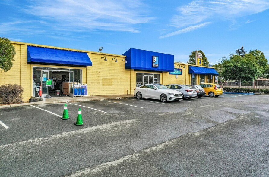 More Photos Of 12341 San Pablo Ave, Richmond Freestanding For Lease