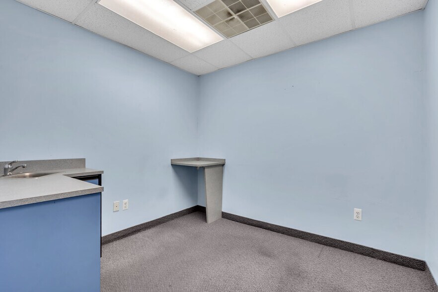 More Photos Of 1 Dag Hammarskjold Blvd, Howell Medical For Lease