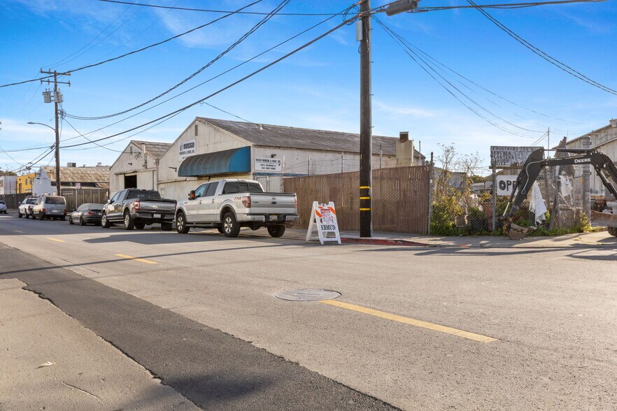 More Photos Of 8401 Baldwin St, Oakland Warehouse For Sale