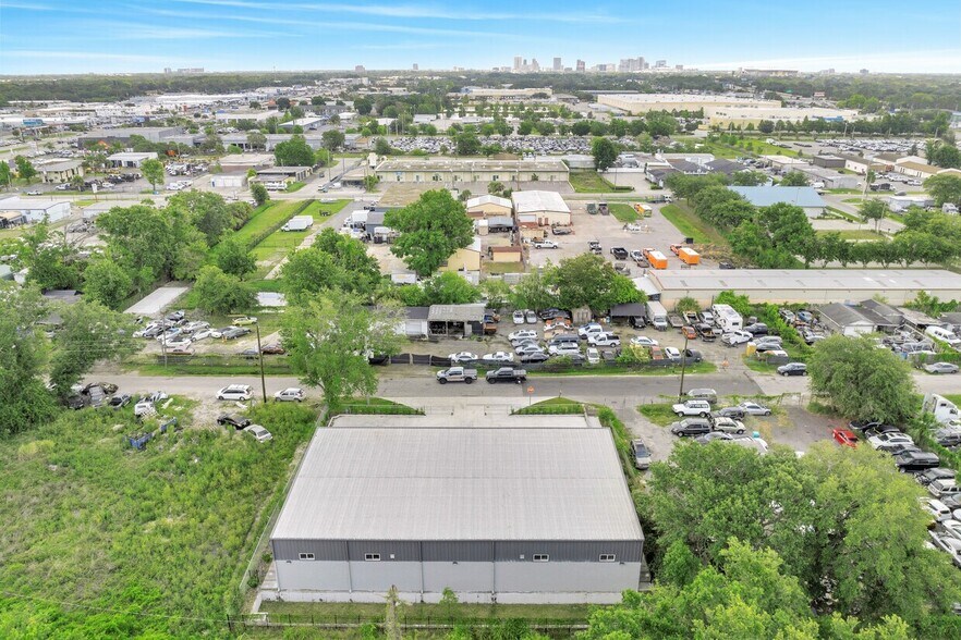 More Photos Of 560 Barry St, Orlando Warehouse For Sale