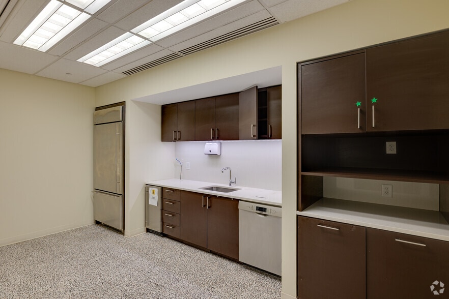 More Photos Of 120 Mountainview Blvd, Basking Ridge Office For Sale