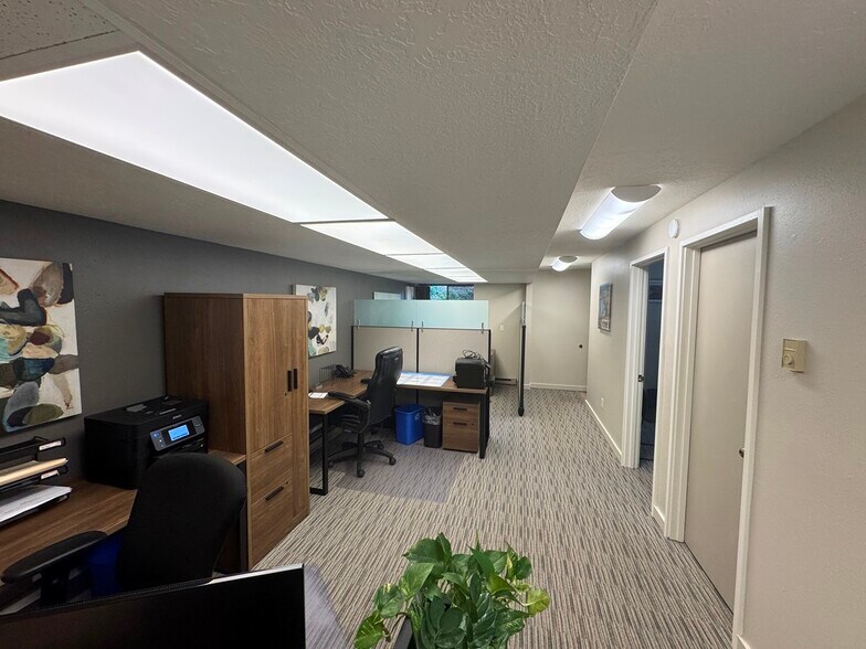 More Photos Of 4160 Commercial St SE, Salem Office For Lease