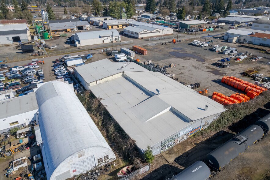 More Photos Of 2150 Cross St, Eugene Service For Lease