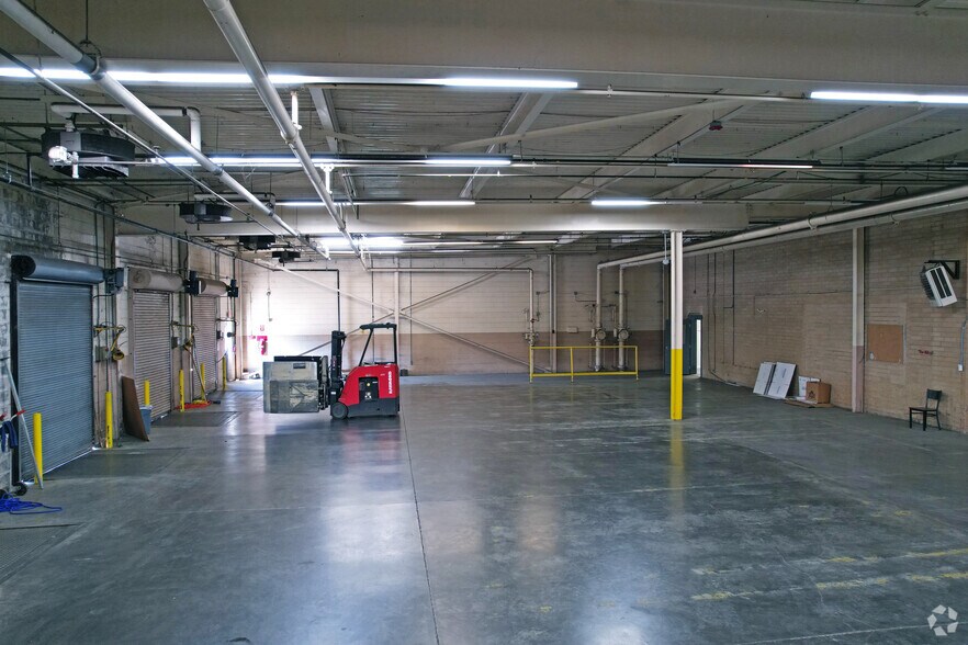More Photos Of 572 S New St, Eden Distribution For Lease