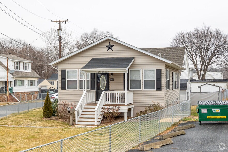 More Photos Of 2724 North Point Ter, Dundalk Office Residential For Sale