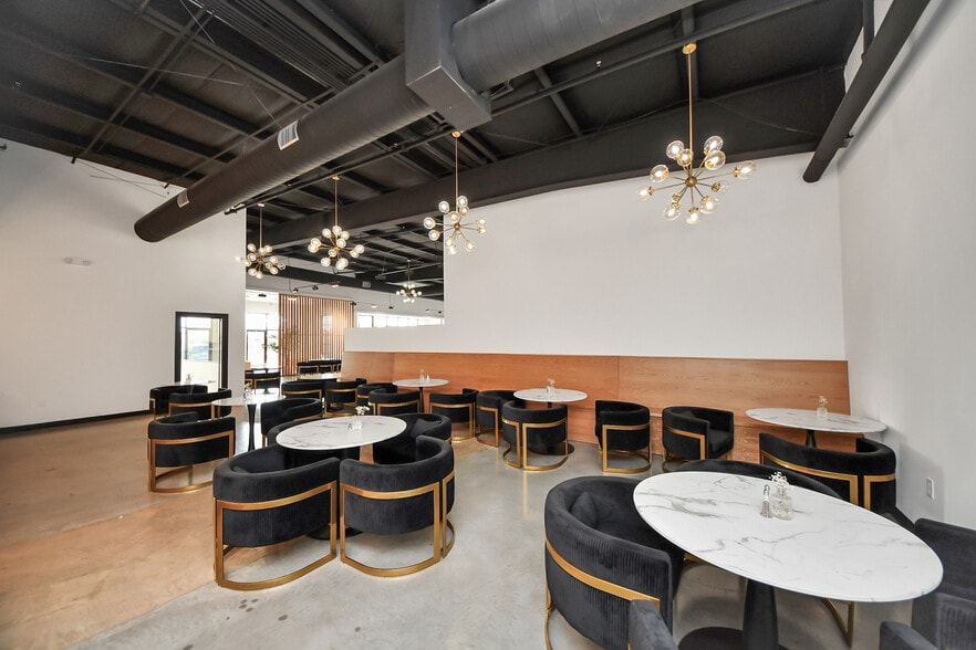 More Photos Of 30625 Kingsland Blvd, Brookshire Storefront For Sale