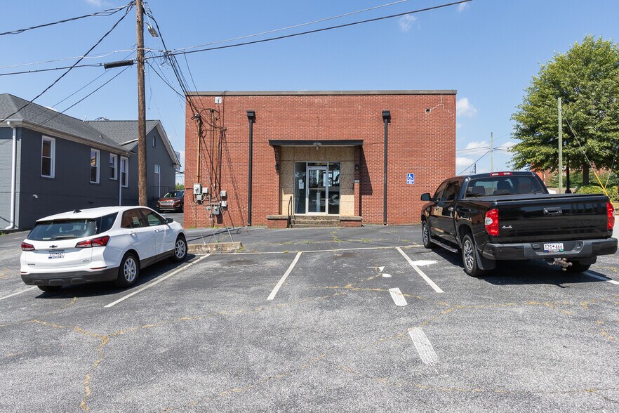 More Photos Of 210 N McDuffie St, Anderson Office For Sale