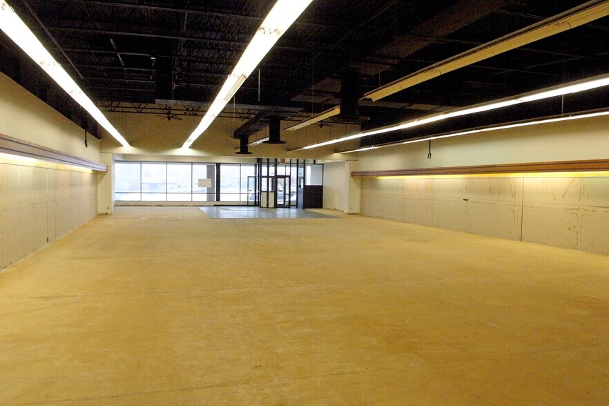 More Photos Of 1406-1500 Lexington Ave, Mansfield Unknown For Lease