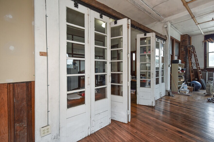More Photos Of 4403 St Clair Ave, Cleveland Coworking Space