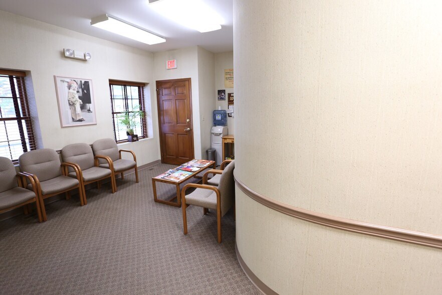 More Photos Of 2 Strawtown Rd, West Nyack Medical For Lease