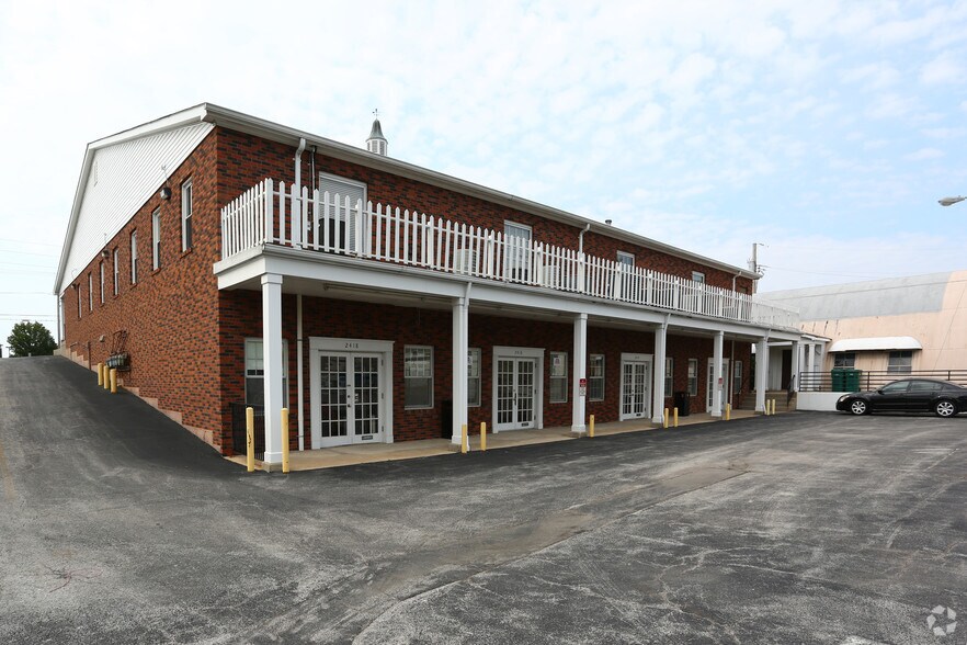 More Photos Of 2402-2418 N Hwy 67, Florissant Office For Lease