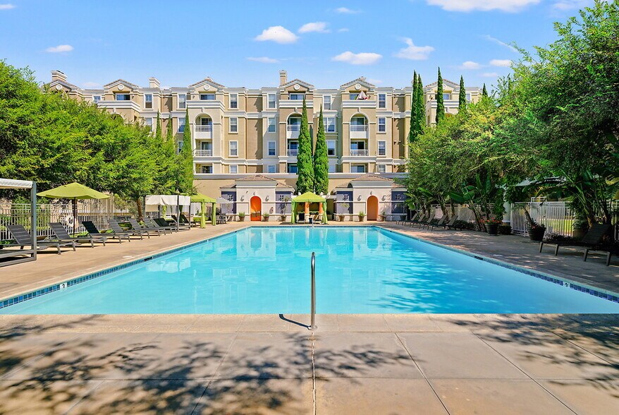 More Photos Of 31 E MacArthur Crescent Dr, Santa Ana Apartments For Lease