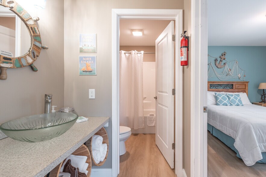 More Photos Of 1435 Main st, Grafton Specialty For Sale