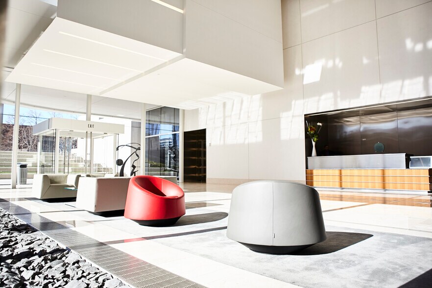 More Photos Of 2323 Ross Ave, Dallas Office For Lease