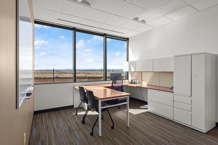 More Photos Of 3131 S vaughn Way, Aurora Unknown For Lease