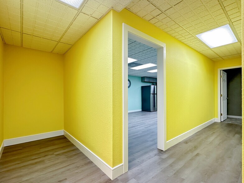 More Photos Of 532 International Pl, Rockledge Warehouse For Lease