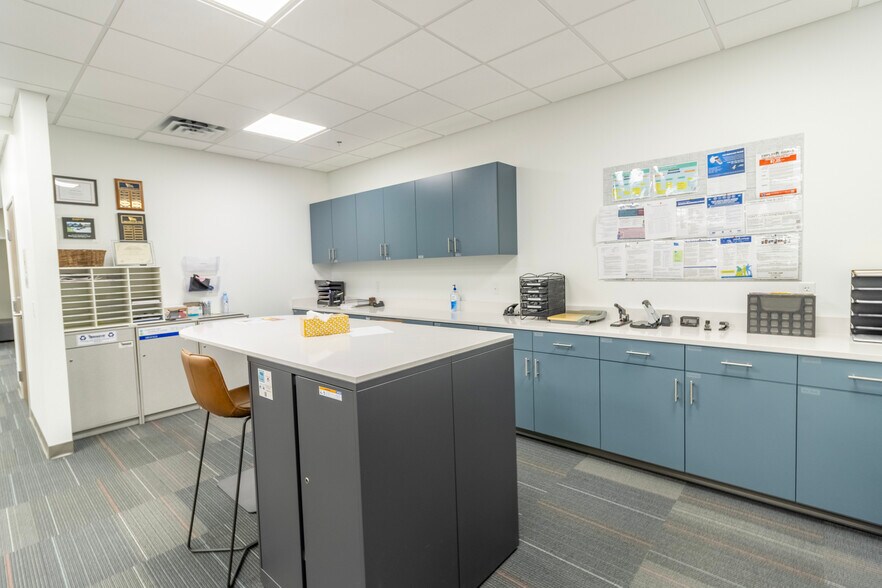 More Photos Of 2457 Wilcox Dr, Norman Office For Lease