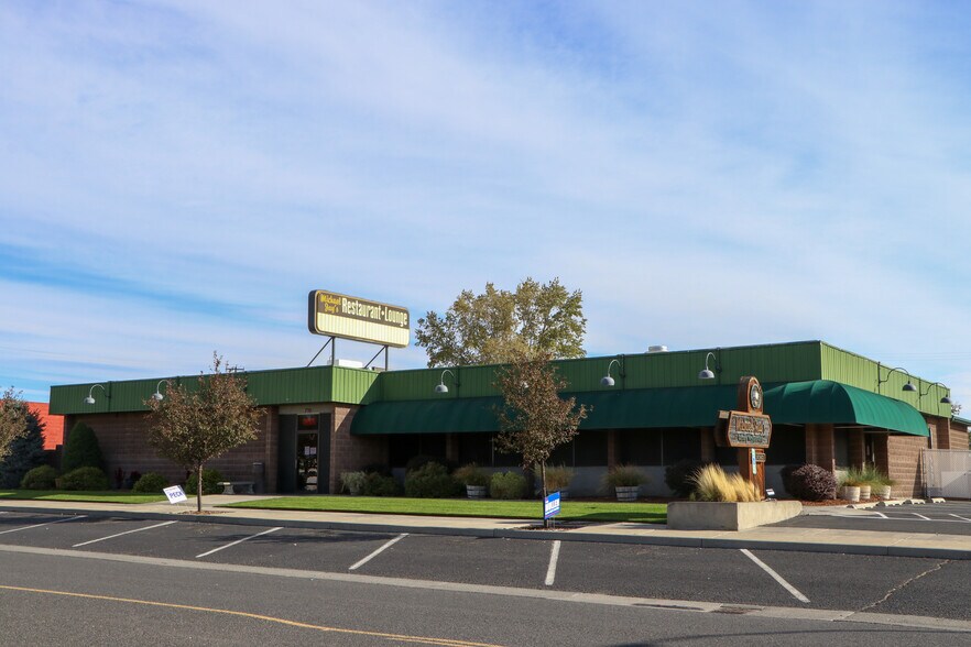 More Photos Of 710 S Columbia Ave, Connell Restaurant For Sale