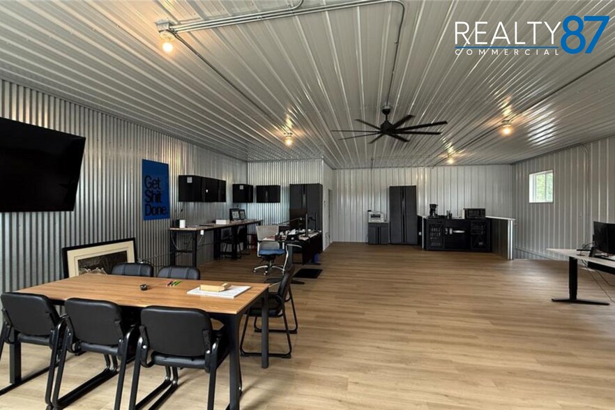 More Photos Of 3230 Center Point Rd, Robins Flex For Lease