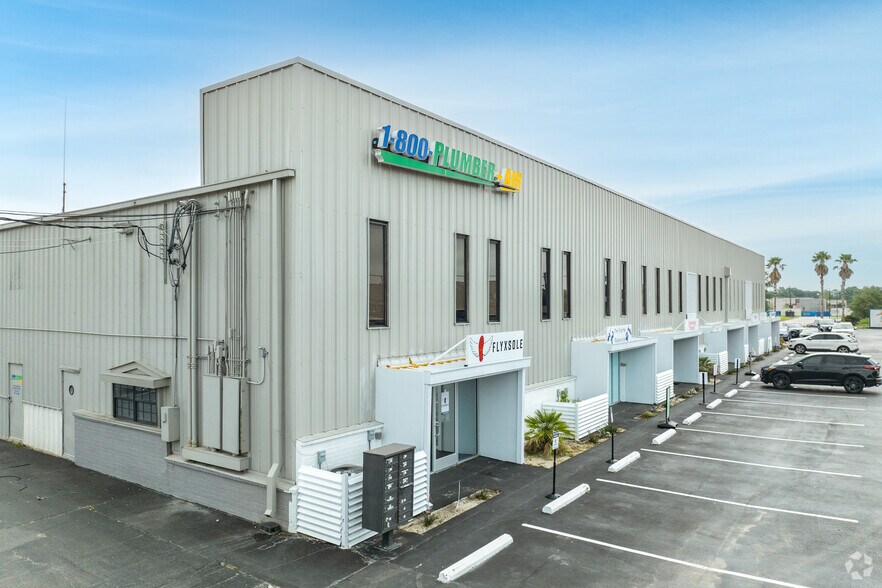 More Photos Of 1331 E Broadway St, Pearland Unknown For Lease