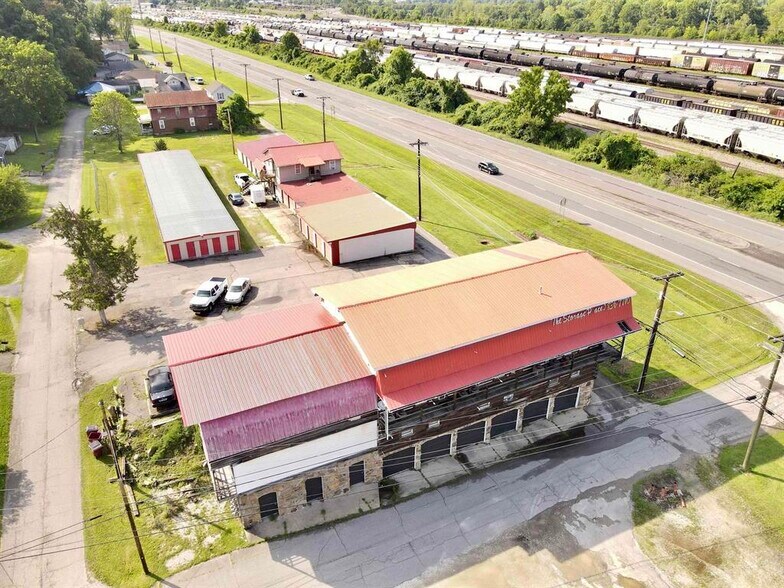 More Photos Of 1311 Meade St, Flatwoods Storefront Retail Office For Sale