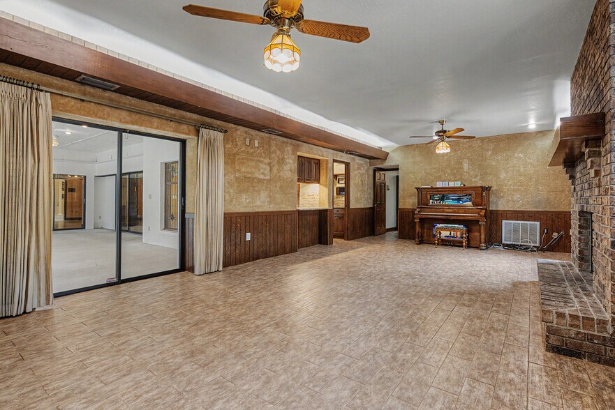 More Photos Of 2160 Laurence Dr, Clearwater Office For Sale