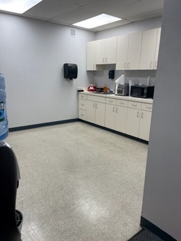 More Photos Of 12 Forge Pky, Franklin Warehouse For Lease