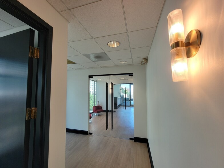 More Photos Of 250 W First St, Winston-Salem Loft Creative Space For Lease