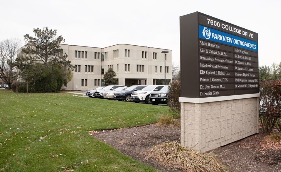 More Photos Of 7600 College Dr, Palos Heights Medical For Lease