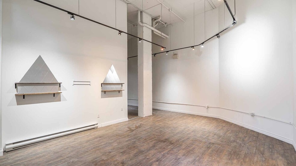 More Photos Of 26 Cordova St E, Vancouver Storefront For Lease