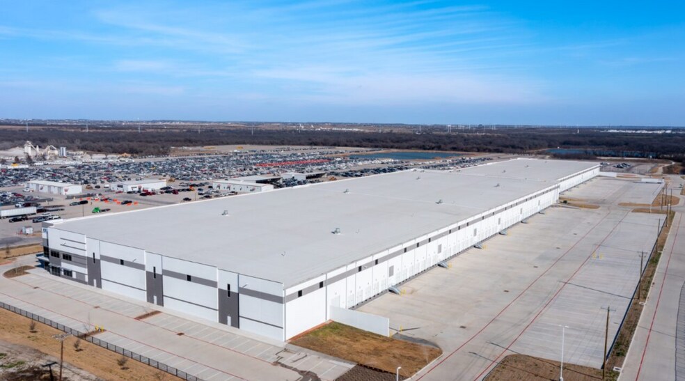 More Photos Of 3701 McPherson Drive, Northlake Distribution For Sale