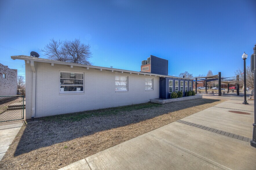 More Photos Of 12 W Dawes Ave, Bixby Office For Sale